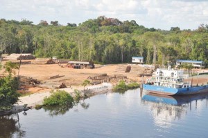 Bai Shan Lin’s Yuan Heng Freighter is positioned to be loaded with logs.