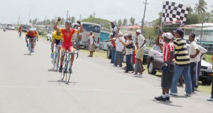 Flashback!!! Alonzo Greaves acknowledging he is the winner ahead of Warren McKay at the 11th Cheddi Jagan Memorial race in 2008. (Franklin Wilson photo)
