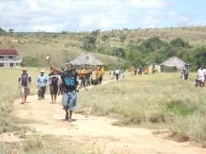 Ian Francis leads the Scenic Nature Explorers as they walk to the airstrip at Orinduik