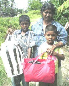  Ziboon Nesha Azeez and her two grandchildren