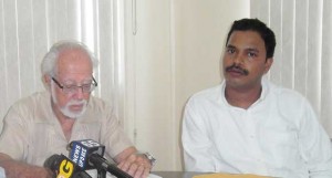 From left: PSC’s Kit Nascimento and Texila University’s Ashok Kumar.