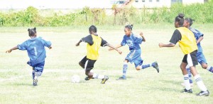  A St. Stephen’s player seen on the attack in their clash against Enterprise yesterday. 