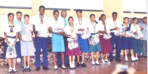 Students who were rewarded by the Club.