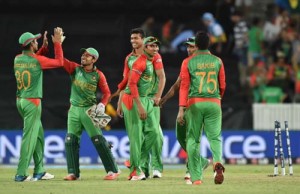 Bangladesh players celebrate after their 105-run victory over Afghanistan, Afghanistan v Bangladesh, World Cup 2015, Group A, Canberra, February 18, 2015. ©AFP