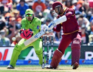 Denesh Ramdin executes a cut on his way to 51, Pakistan v West Indies, World Cup 2015, Group B, Christchurch, February 21, 2015 ©AFP