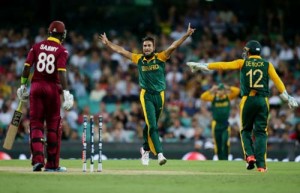 Imran Tahir had Darren Sammy stumped for 5, South Africa v West Indies, World Cup 2015, Group B, Sydney, February 27, 2015 ©Getty Images