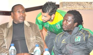 Brain Storming, Guyana v El Salvador! Head Coach Jamaal Shabazz (left) in discussion with Assistant Coach Wayne Dover (right) and former National Captain J.P Rodrigues. 