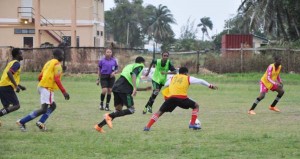 Action in the clash between South Ruimveldt and North Ruimveldt which the latter won on penalty kicks. 
