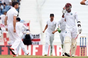 James Anderson had a little send-off for Marlon Samuels after he top scored for the West Indies v England. (©AFP)