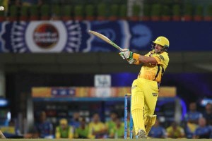 Michael Hussey pulls away, Chennai Super Kings v Royal Challengers Bangalore, IPL 2015, Qualifier 2, Ranchi, May 22, 2015 ©BCCI