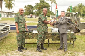 Brazilian Ambassador, Lineu Pupo De Paula (r) and Chief of Staff, Brigadier Mark Phillips at Base Camp Stephenson. 