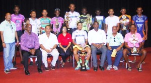 Respective prize winners with representatives of the organsiers and sponsors. Raul Leal is seated center. 