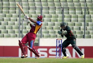 Shimron Hetmyer pulls on his way to a half-century, Bangladesh Under-19s v West Indies Under-19s, Under-19 World Cup, semi-final, Dhaka, February 11, 2016 ©Getty Images