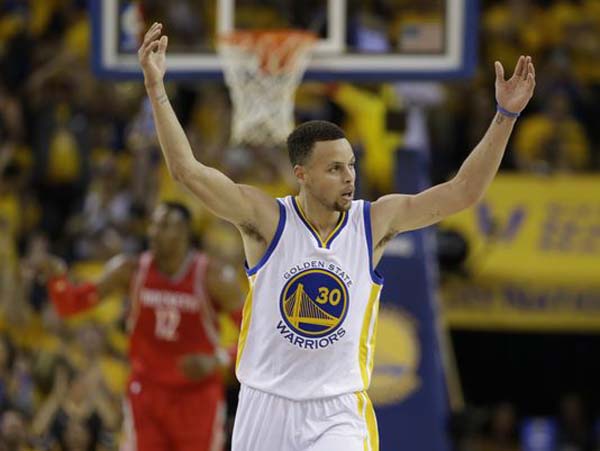 Golden State Warriors Stephen Curry led his team to 1-0 up in the playoffs. (Photo: Marcio Jose Sanchez, AP)