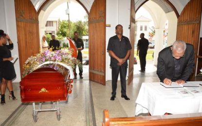 President attends funeral of former Public Works Minister