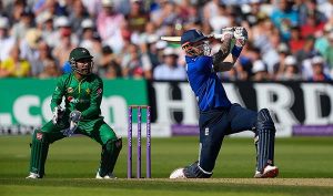 Alex Hales slams a six over deep midwicket, England v Pakistan, 3rd ODI, Trent Bridge, August 30, 2016 ©Getty Images