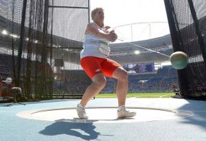 Anita Wlodarczyk (POL) of Poland competes. (REUTERS/Phil Noble)