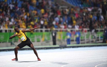 Bolt’s blitz! Unbeatable Usain romps to 200m title