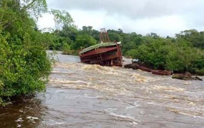 Dredge continues to sit in Mazaruni River
