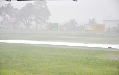 Rain ruins third day action at Everest