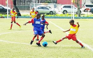 Part of the action in the Round of 16 which played last Saturday at the banks DIH ground, Thirst Park.