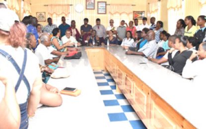 Small miners meet Min. Broomes