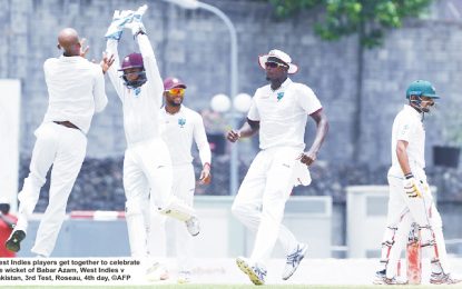 Windies against the ropes as Pakistan  chase history