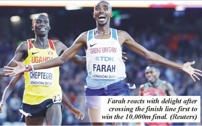 Mo Farah claims 10,000m gold in  glorious return to the London Stadium