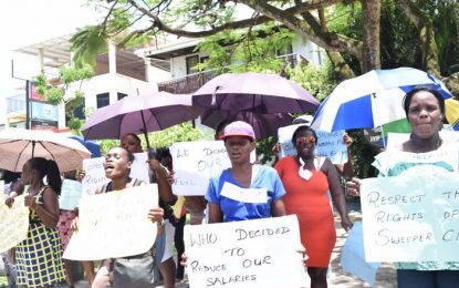 Sweeper/cleaners picket Education Ministry