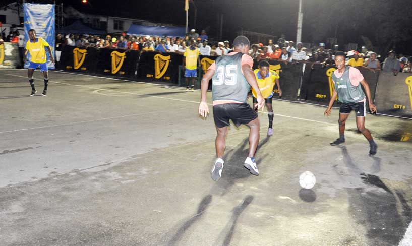 https://www.kaieteurnewsonline.com/images/2017/11/Flashback-Quarter-Final-rivalry-as-it-unfolded-in-this-year%E2%80%99s-Guinness-action-at-the-Pouderoyen-Tarmac..jpg