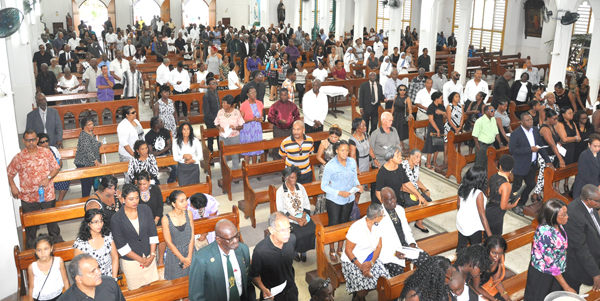 https://www.kaieteurnewsonline.com/images/2017/12/An-overhead-view-of-persons-that-filled-the-pews-of-the-Brickdam-Cathedral-yesterday-during-the-Home-Going-Service-for-the-late-George-Humphrey..jpg