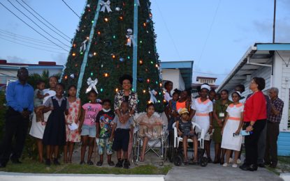 GPHC hosts Annual Christmas Tree Light up