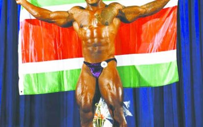 Clarke settles for 3rd at Darcy Beckles Invitational Classic, Bikini & Figure C/ships