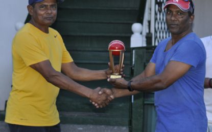Chanderpaul, Mohamed guide Everest Masters to seven-wicket win over Media XI
