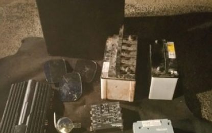 ‘Trunkers’ evade police after high-speed chase – Victim’s items retrieved from abandoned vehicle