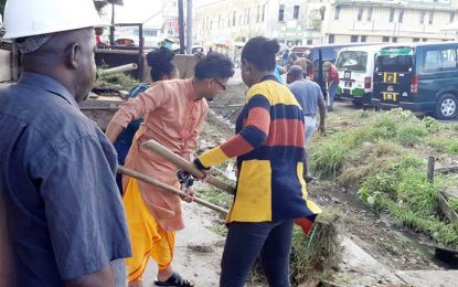 Georgetown Mayor joins in city clean-up