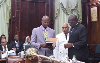 Govt replacement MPs sworn in