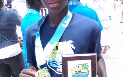 Commonwealth Bank Bahamas Triathlon National Championships Guyanese Damani Davis wins 13-15 category