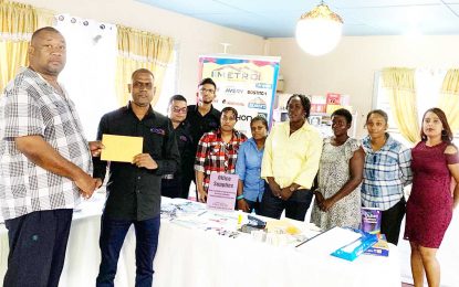 Metro Office and Computer Supplies renews sponsorship of RHTYSC, MS Female Team