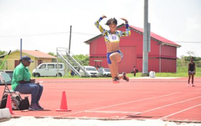 4th Independence Track and Field MeetCopeland wins under-18 discussKeen battles expected today
