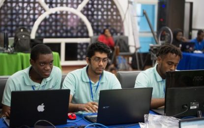 Teens battle to create best crime reporting app