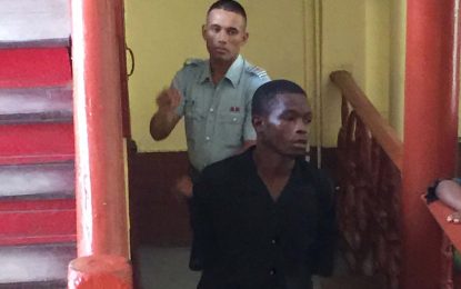 Girlfriend of remanded prisoner confronts victim in court yard