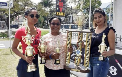 Trophy Stall on board for Mommy’s Corner softball tourney