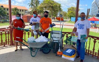 ‘Seawalls and Beyond Group’ receive cleaning materials from Tourism Authority