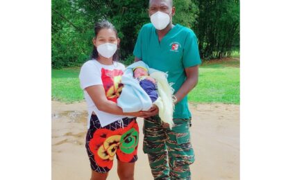 GDF Corporal delivers baby at Tshau Creek, Kaikan