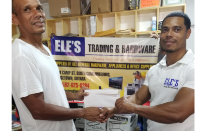 Ele’s Trading & Hardware support for Sunday’s 60-mile cycle road race