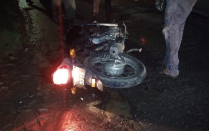 Public-spirited citizens help save motorcyclist from watery grave