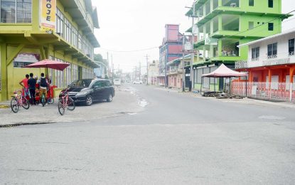 Robb Street becoming a “war zone” between foreigners and bandits