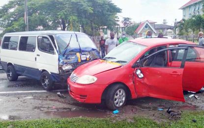 Aviator and wife hospitalised after accident in Kingston