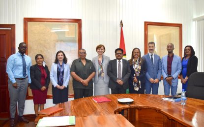 Guyana holds talks with World Bank on low carbon development